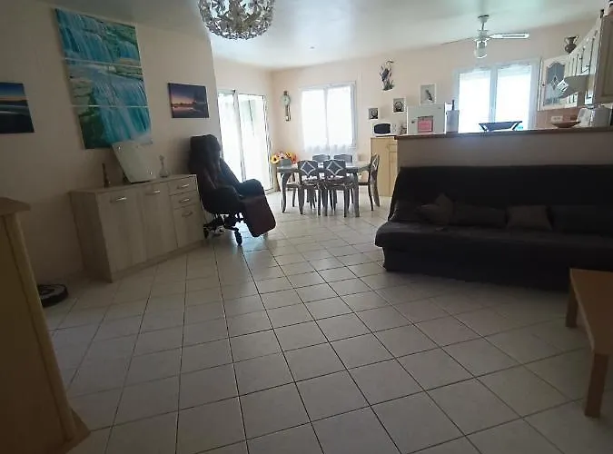 Charmante Dependance Casa de Férias Caussade