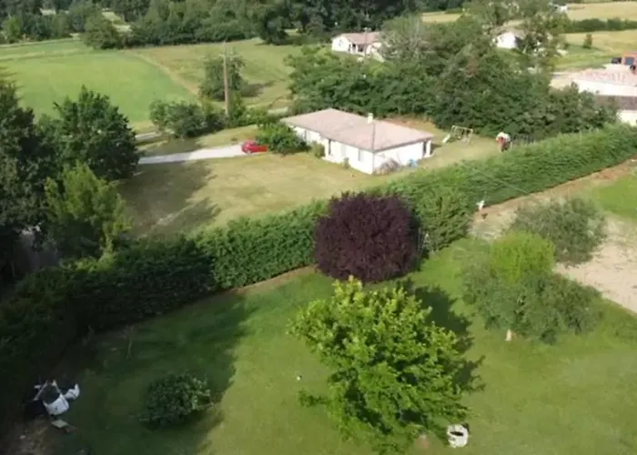 Сasa de vacaciones Charmante Dépendance Caussade